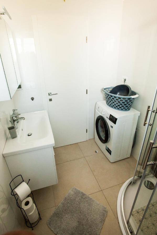 Apartment Little Violet - Balcony & Free Parking Ζαντάρ Εξωτερικό φωτογραφία